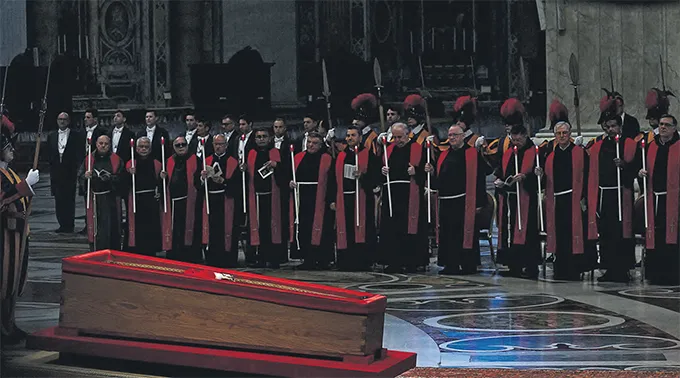 Peregrinação do último adeus ao Papa Peregrinação do último adeus ao Papa