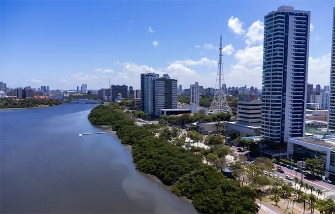 A localizao da capital pernambucana faz com que a cidade seja a mais ameaada pelo avano do nvel do mar (RAFAEL VIEIRA/DP FOTO)