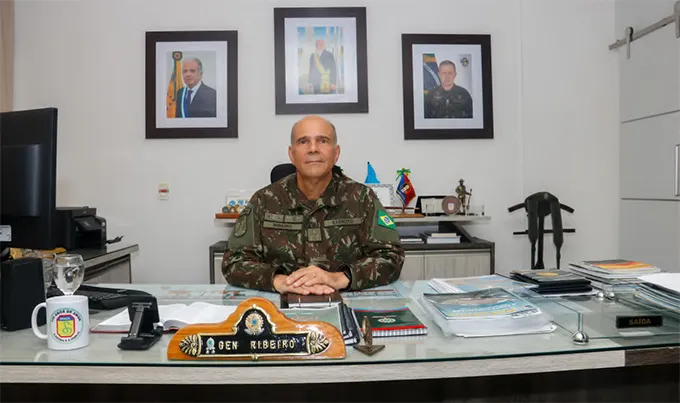 General Ribeiro destaca que exerccio vai aprimorar adestramento das tropas e promover intercmbio cultural (MARINA TORRES/DP FOTO)