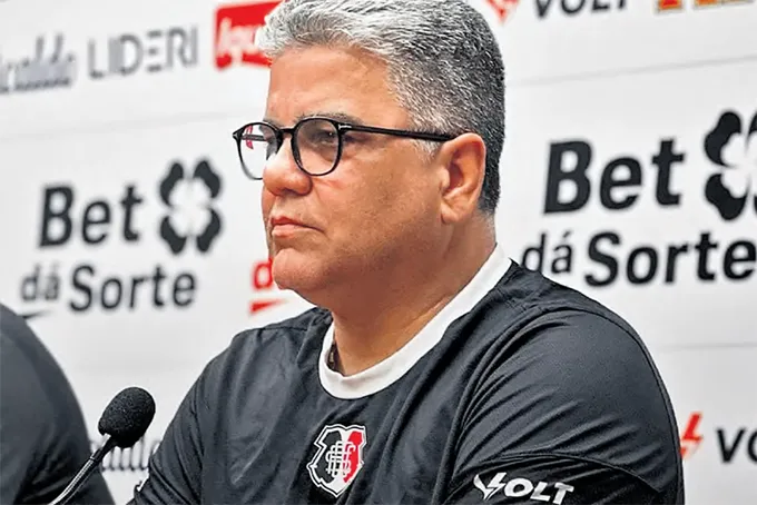Novo tcnico do Santa Cruz tem a misso de comandar o time na disputa da Srie D (SANTA CRUZ/DIVULGAO)