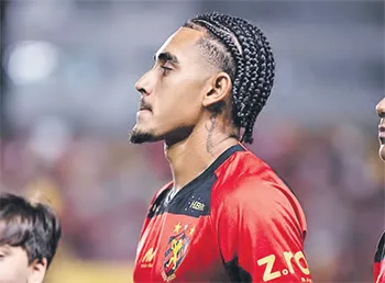 Volante Du Queiroz deve ser tituar contra os cariocas (PAULO PAIVA/SPORT)