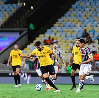 Leo perdeu do Flu com gol no ltimo lance do jogo (PAULO PAIVA/SPORT)