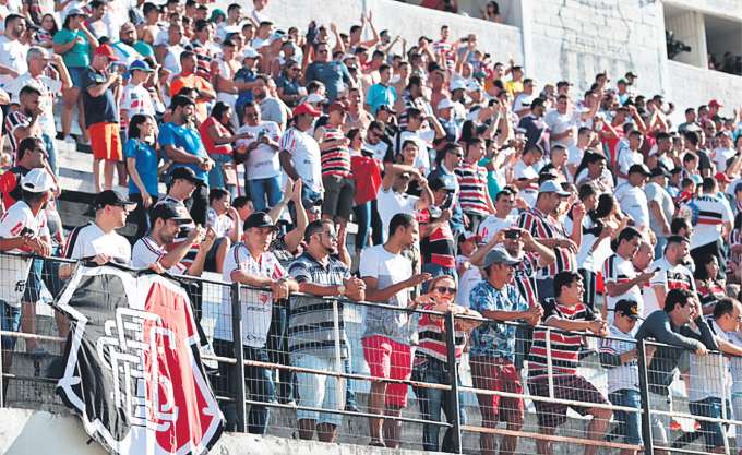 Torcida do Santa Cruz vai ficar no tobog, lado contrrio s sociais do estdio (RAFAEL MELO/SCFC/ARQUIVO)