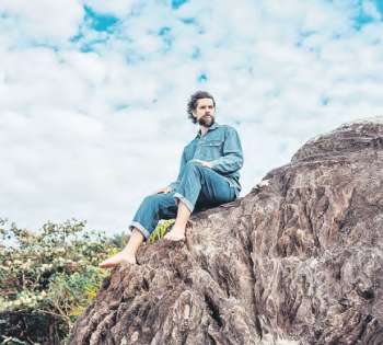Amud diz que espera reaes diversas do seu pblico (DIVULGAO)