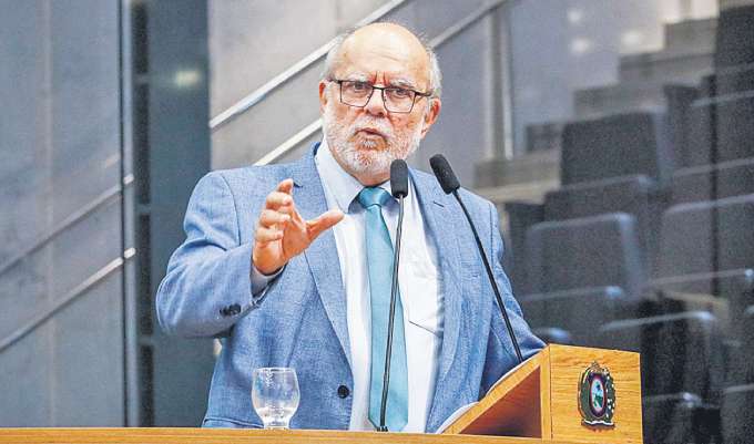 Parlamentar aponta que apenas 10% dos recursos j contrados pela gesto foram gastos (NANDO CHIAPPETTA/ALEPE)