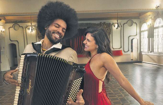 O show Mariana e Mestrinho acontece amanh no Teatro Riomar e promete surpresas (DIVULGAO)
