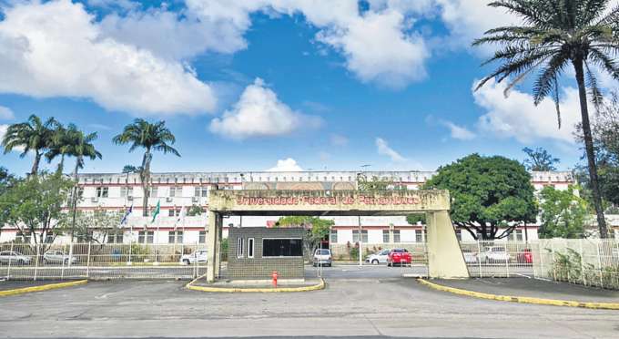A UFPE poderia ser obrigada a suspender pagamentos por conta das dificuldades (WIDMA SANDRELLY/ UFPE)