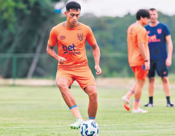 Rodrigo Atencio chegou  Ilha do Retiro aps bom desempenho no futebol argentino (PAULO PAIVA/SPORT)