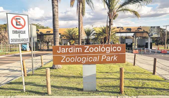O Zoolgico de Braslia foi fechado aps duas aves terem sido encontradas mortas (JODSON ALVES/AGNCIA BRASIL)