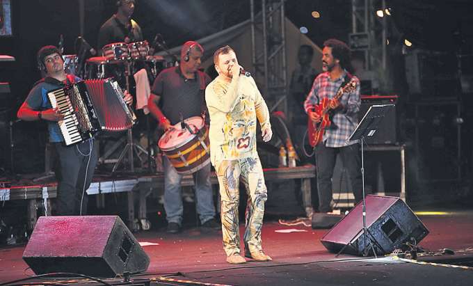 Uma das atraes desta sexta, o cantor Gustavo Travassos promete muito xote e baio (DIVULGAO)