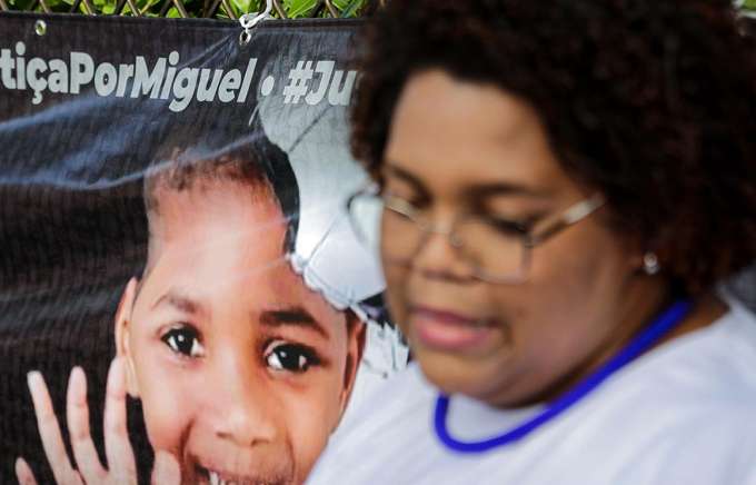 Mirtes diz que sente a presena do filho e mantm as memrias do tempo em que passavam juntos at a tragdia (RAFAEL VIEIRA/DP FOTO)