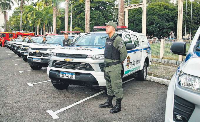Novas viaturas, coletes, pistolas e armas no letais foram entregues ontem  PM (MARINA TORRES/DP FOTO)