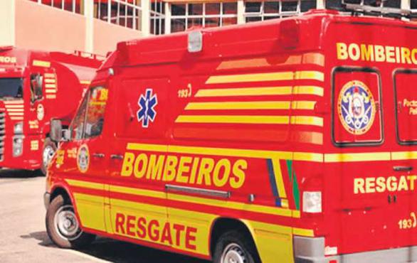 As viaturas do Corpo de Bombeiros fizeram um primeiro atendimento das vtimas (DIVULGAO/CBMPE)