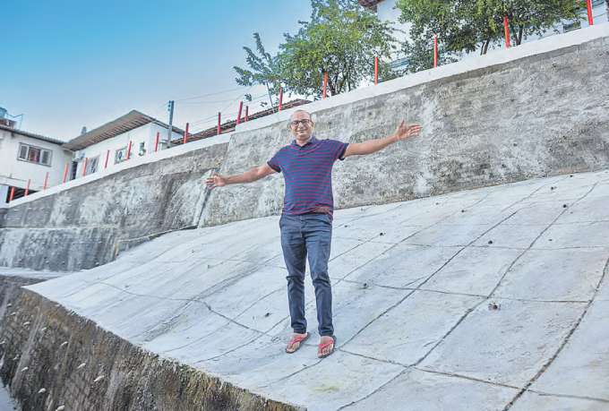 Samuel de Oliveira mostra o resultado do trabalho realizado com sua participao na UR7 (Rafael Vieira/PCR)