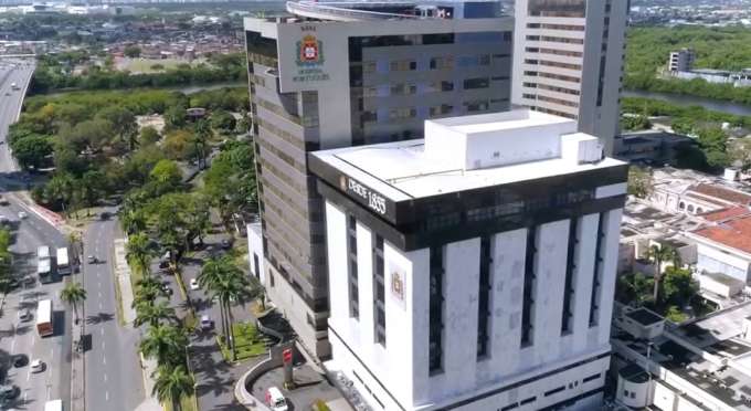 Localizado na regio central do Recife, o Portugus tem hoje o maior complexo hospitalar de todo o Nordeste e atende as mais diversas especialidades (REPRODUO/REDES SOCIAIS)