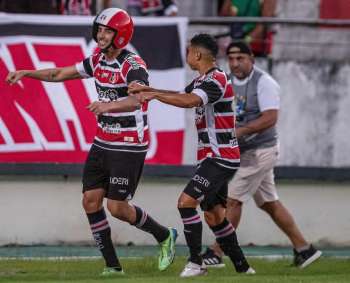 Atacante fez uma homenagem ao Super Santa, falecido em 2024 (RAFAEL VIEIRA/DP FOTO)