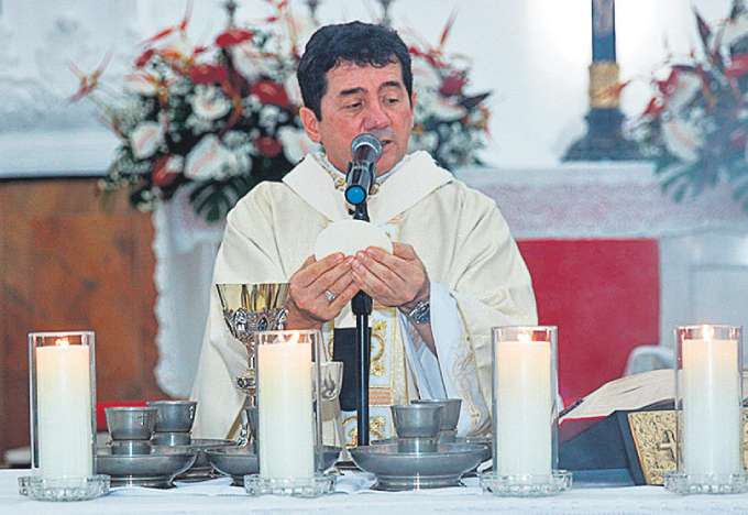 Dom Paulo Jackson aproveitou a data para pedir paz (MARINA TORRES/DP FOTO)