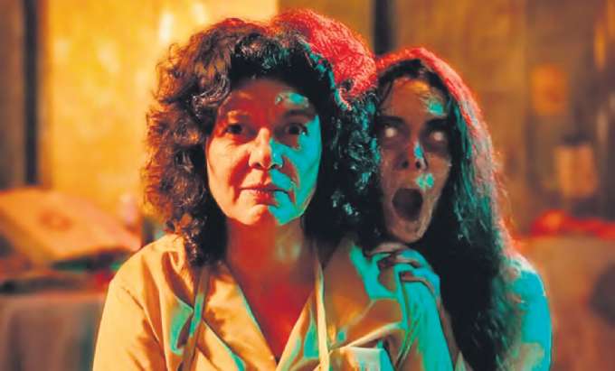 Gilda Nomacce, que interpreta uma vizinha misteriosa,  considerada a musa do terror (RETRATO FILMES/DIVULGAO)