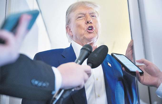 Presidente norte-americano afirmou no ter ficado feliz com ataque de Israel ao Ir (BRENDAN SMIALOWSKI/AFP)