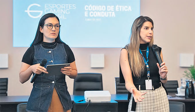 Ana Carolina (E) e Sofia: guia foi pensado para orientar condutas do cotidiano (DIVULGAO/ESPORTES DA SORTE)