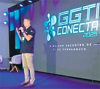 Drcio Macdo, scio e diretor da Surfix, esteve no evento (WILTON MARCELINO/DIVULGAO)