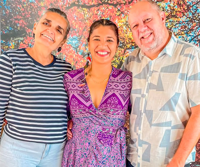 Tactiana Braga, Gisela Perez e Camerino Neto so os responsveis pelo intercmbio (HANS VON MANTEUFFEL/DIVULGAO)