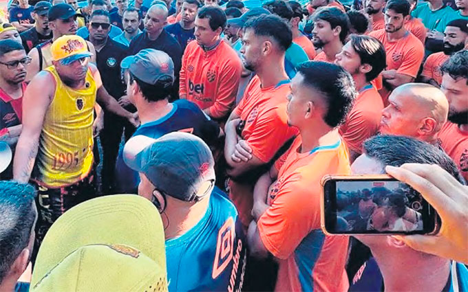 Clima ficou pesado ontem no CT do Sport e jogo contra o Botafogo virou de risco (REPRODUO REDES SOCIAIS)