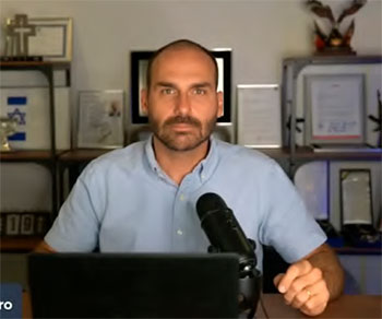 Em live ontem, Eduardo disse que no vai renunciar (REPRODUO)