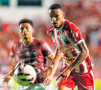 Atleta veio por emprstimo do Cuiab e ganhou vaga (RAFAEL VIEIRA/DP FOTO)