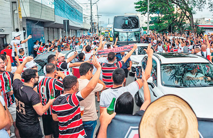 Diversos grupos esto organizando caravanas para o duelo no Batisto, pelo mata-mata da Srie D (RAFAEL VIEIRA/DP FOTO)