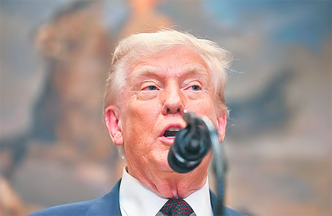 Donald Trump assinou decreto ontem  noite. Tarifas aduaneiras oscilam entre 10% e 41% (JIM WATSON/AFP)