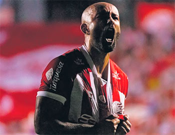 Patrick Allan fez um gol e deu duas assistncias no 3 a 0 contra o Retr (GABRIEL FRANA/NUTICO)