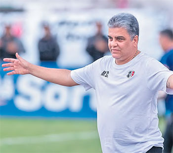 Treinador aguarda peas para armar o time tricolor (RAFAEL VIEIRA/DP FOTO)