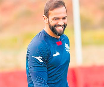 Goleiro Muriel  um dos destaques da campanha timbu (GABRIEL FRANA/NUTICO)